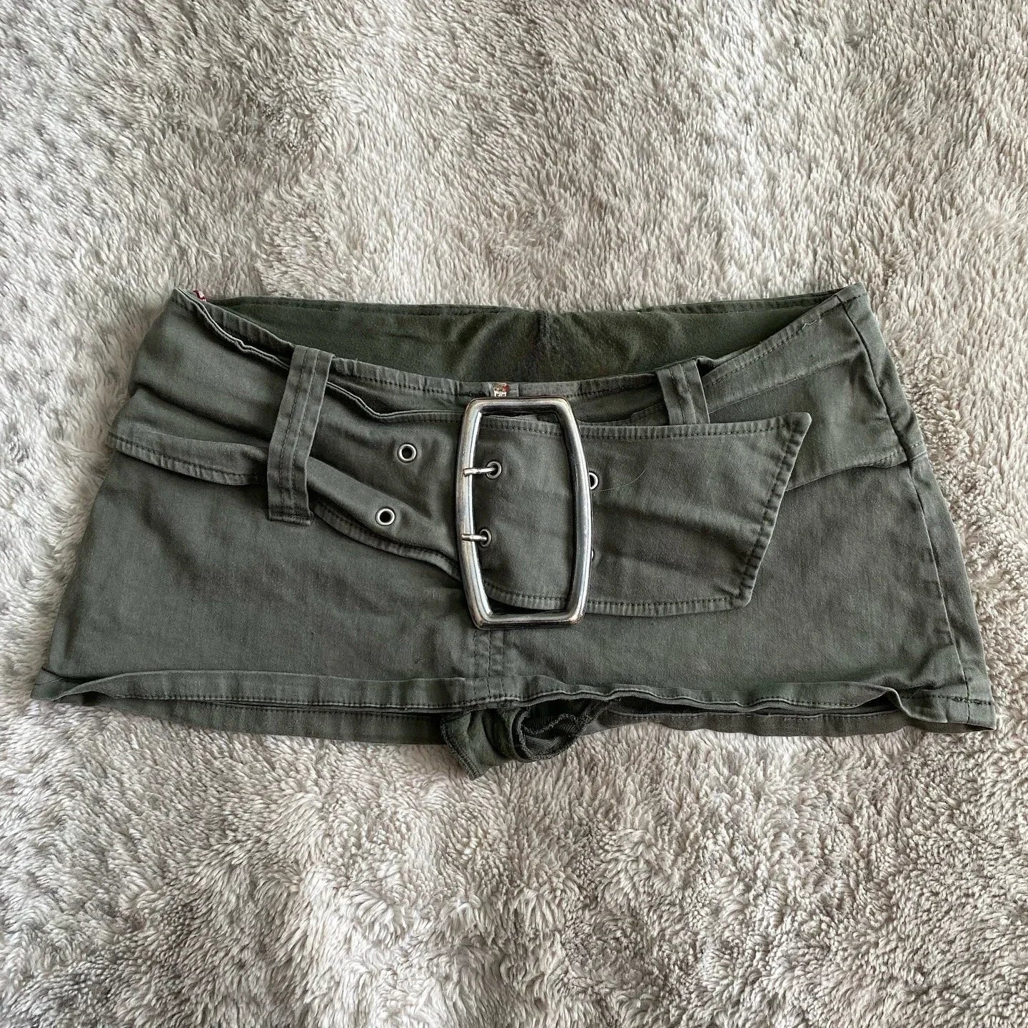 Low waist mini skirt